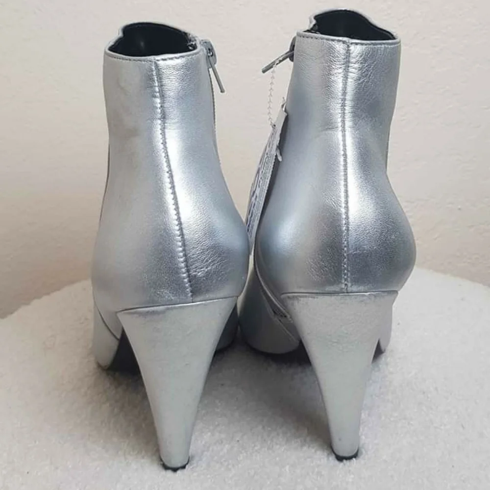 Steve Madden sleek metallic
